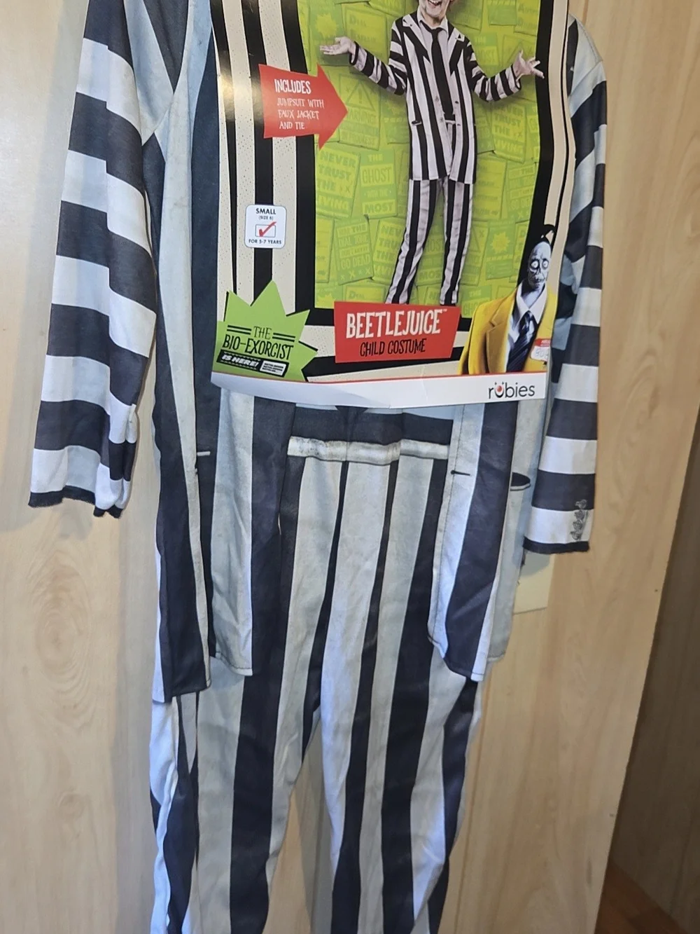 Beetlejuice Kids Halloween Costume Small (6) & Medium (7-8)